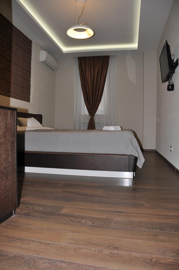 All Seasons Hotel On Freedom Square Тбилиси Экстерьер фото