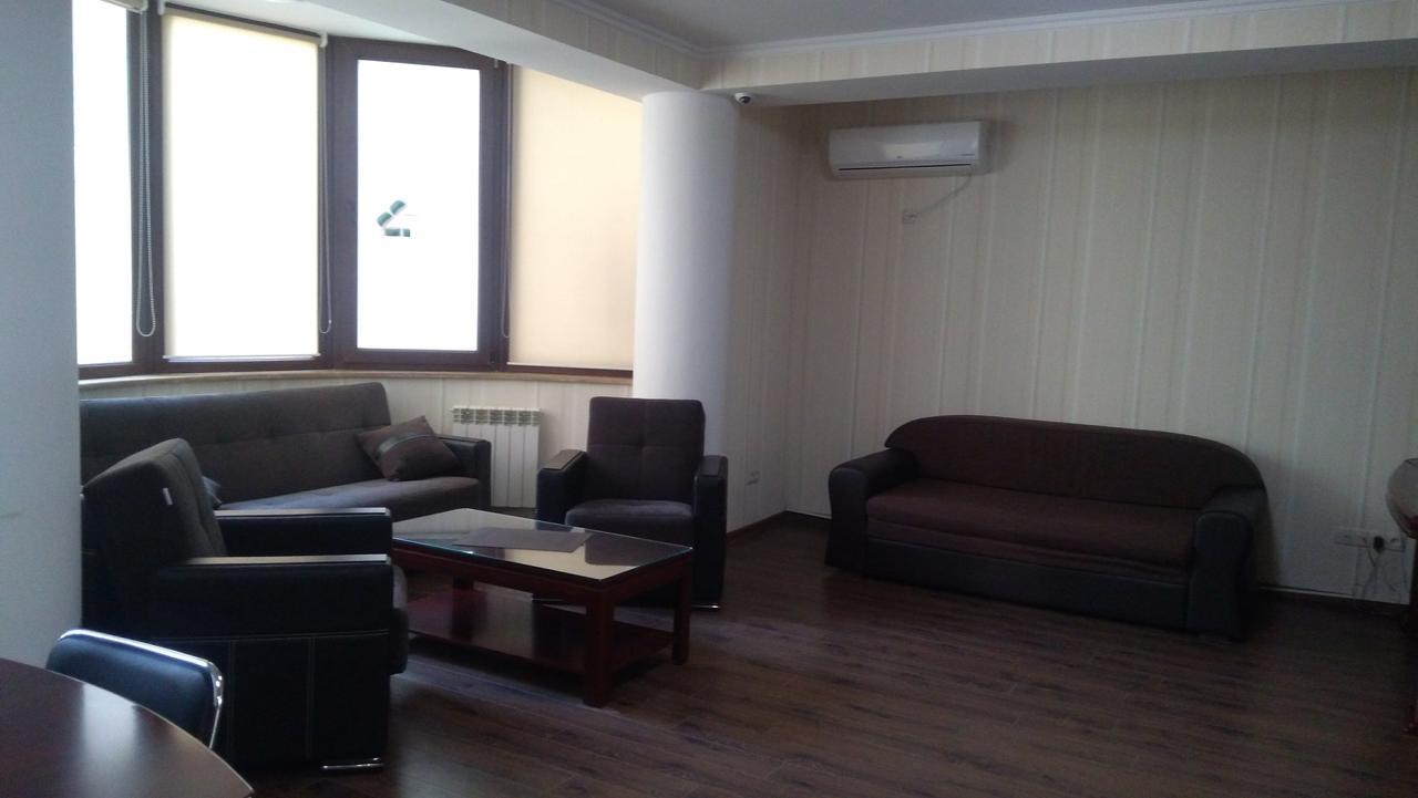 All Seasons Hotel On Freedom Square Тбилиси Экстерьер фото